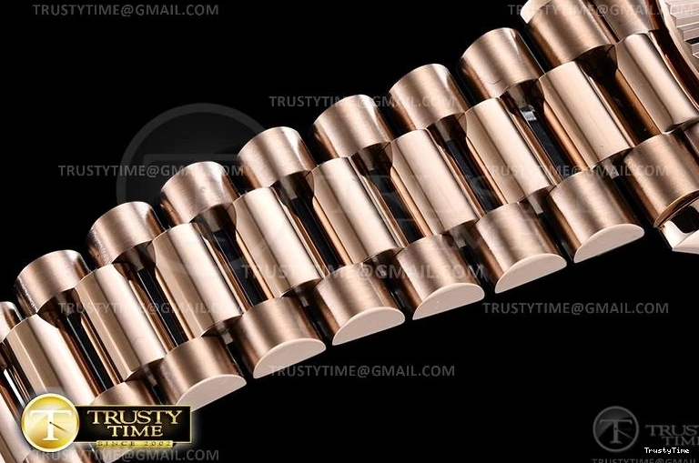 1113 RDD0219H – DayDate 36mm ComfortFit 694